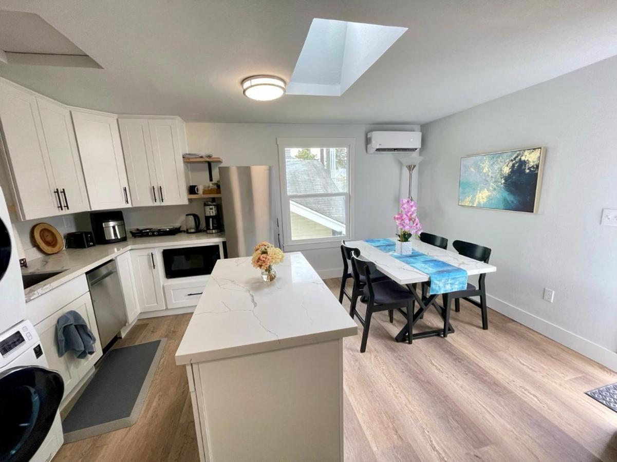 Tacoma 2 Bedrooms 1 Baths Sleep 5 With Compact Kitchen Esterno foto
