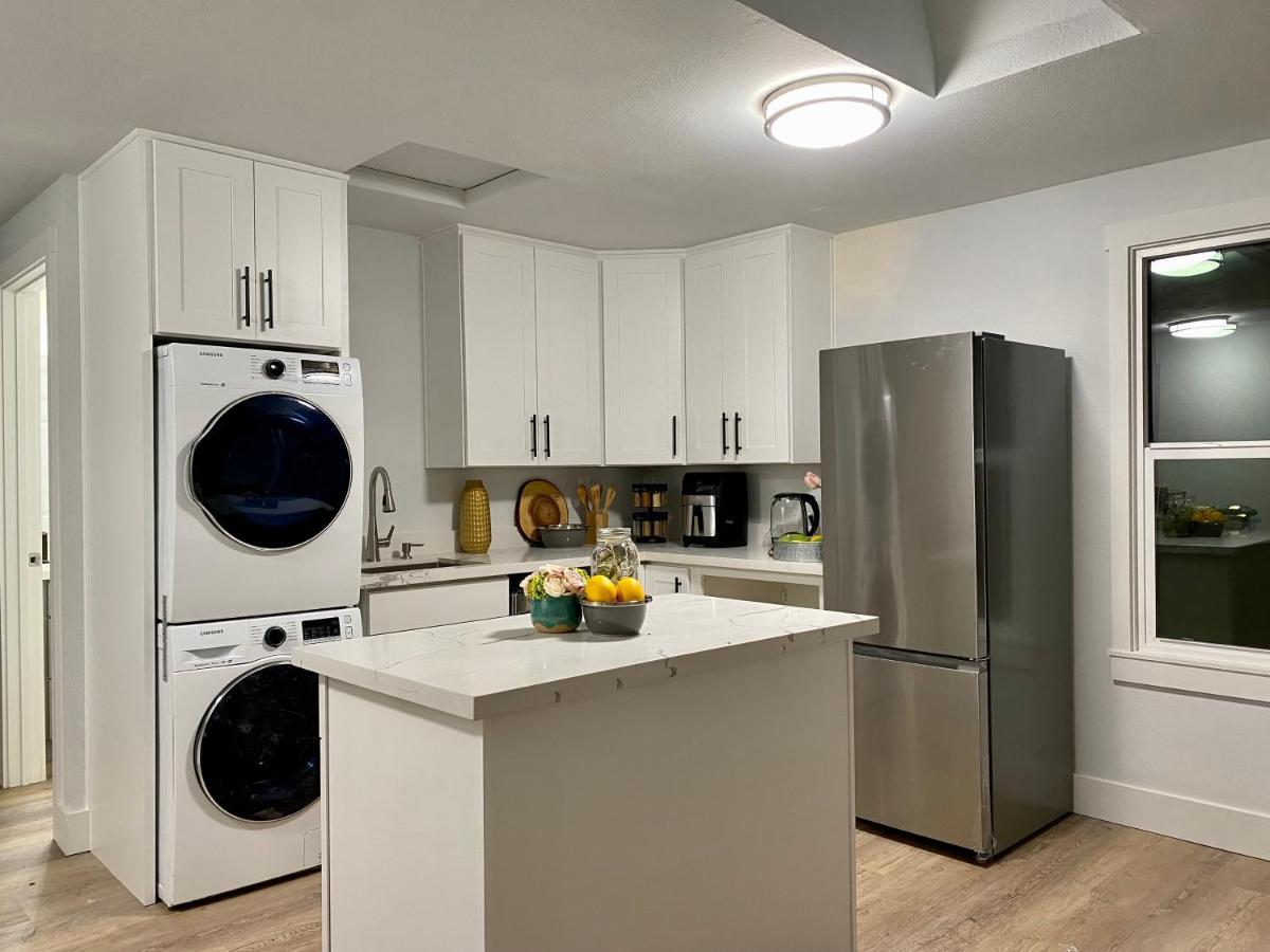 Tacoma 2 Bedrooms 1 Baths Sleep 5 With Compact Kitchen Esterno foto