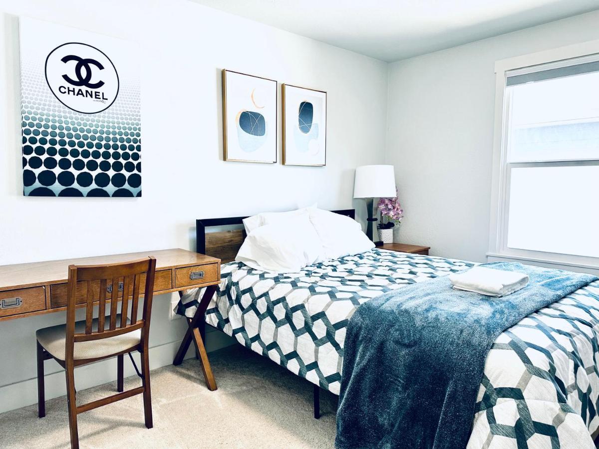 Tacoma 2 Bedrooms 1 Baths Sleep 5 With Compact Kitchen Esterno foto